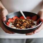 DOMÁCÍ GRANOLA SE SUŠENÝM OVOCEM